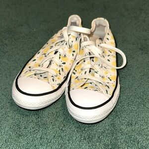 Converse lemon 🍋 chuck taylor all star low top sneakers size 4